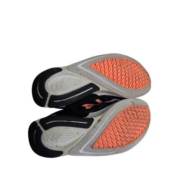 New Balance Women's FuelCell 890 V8 Running Shoe Size 9.5 - Picture 10 of 10